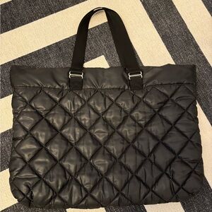 Quilted shoulder bag